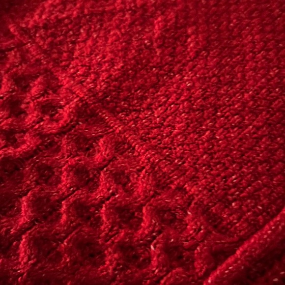 A red knitted sweater from American Eagle never worn! - Picture 2 of 4